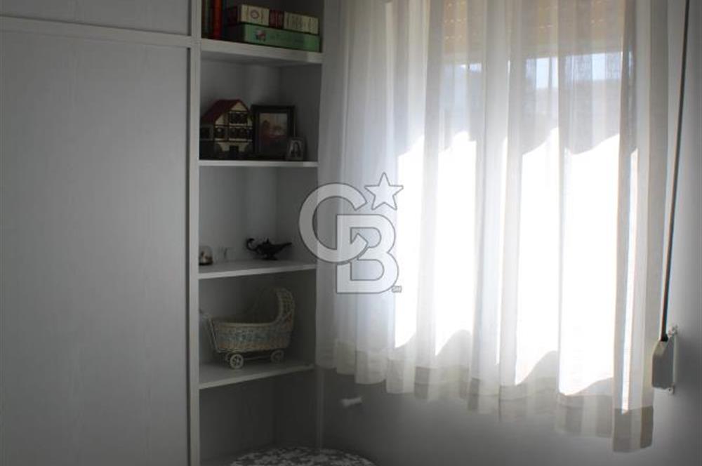 ÇEŞME DALYANKÖY MEVKİNDE DENİZ MANZARALI SİTE İÇERİSİNDE VİLLA