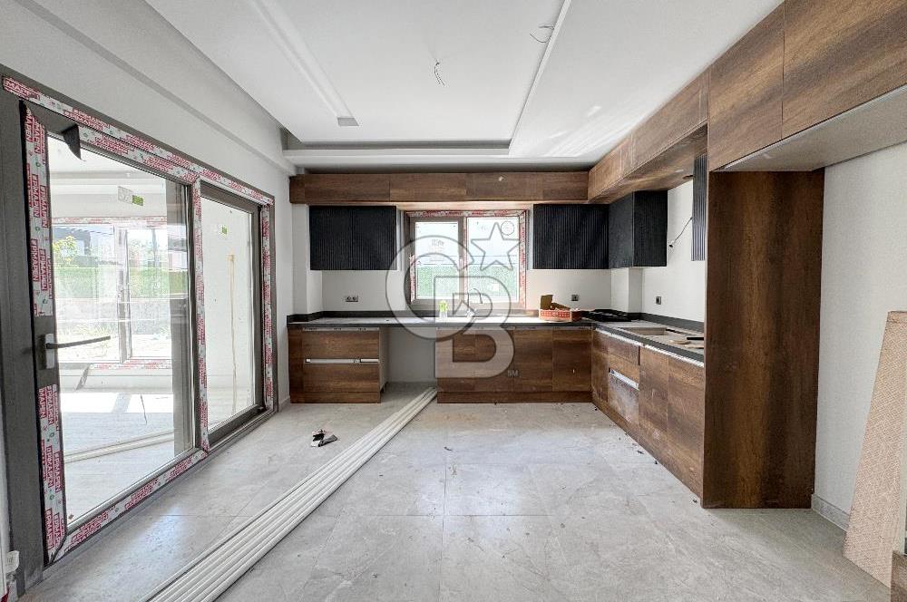 EĞRİBUCAK MAHALLESİNDE TAKASA AÇIK 4+1 VİLLA