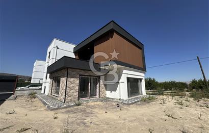 EĞRİBUCAK MAHALLESİNDE TAKASA AÇIK 4+1 VİLLA