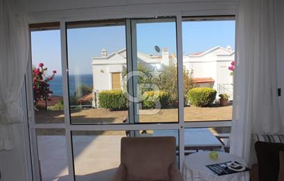 ÇEŞME DALYANKÖY MEVKİNDE DENİZ MANZARALI SİTE İÇERİSİNDE VİLLA