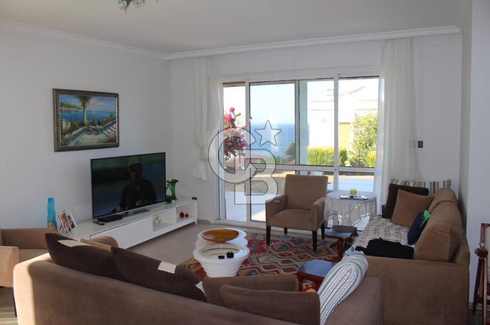 ÇEŞME DALYANKÖY MEVKİNDE DENİZ MANZARALI SİTE İÇERİSİNDE VİLLA