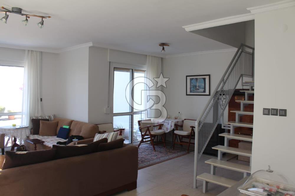 ÇEŞME DALYANKÖY MEVKİNDE DENİZ MANZARALI SİTE İÇERİSİNDE VİLLA
