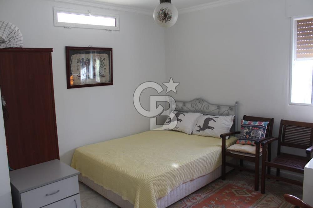 ÇEŞME DALYANKÖY MEVKİNDE DENİZ MANZARALI SİTE İÇERİSİNDE VİLLA