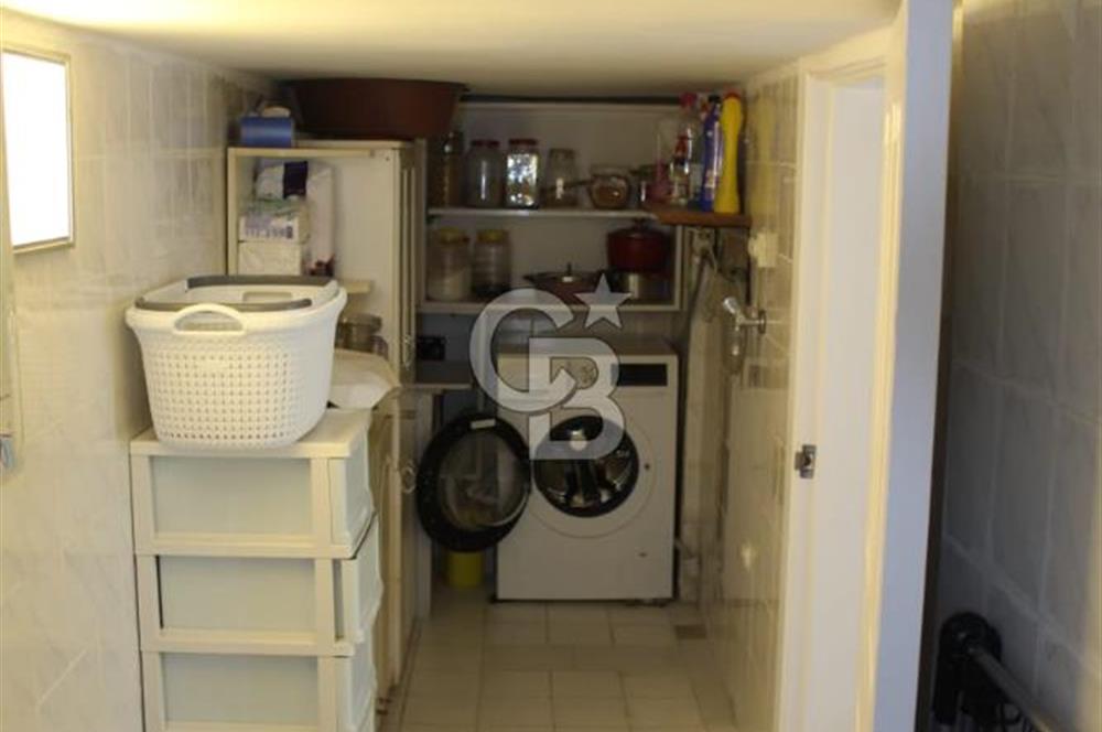 ÇEŞME DALYANKÖY MEVKİNDE DENİZ MANZARALI SİTE İÇERİSİNDE VİLLA