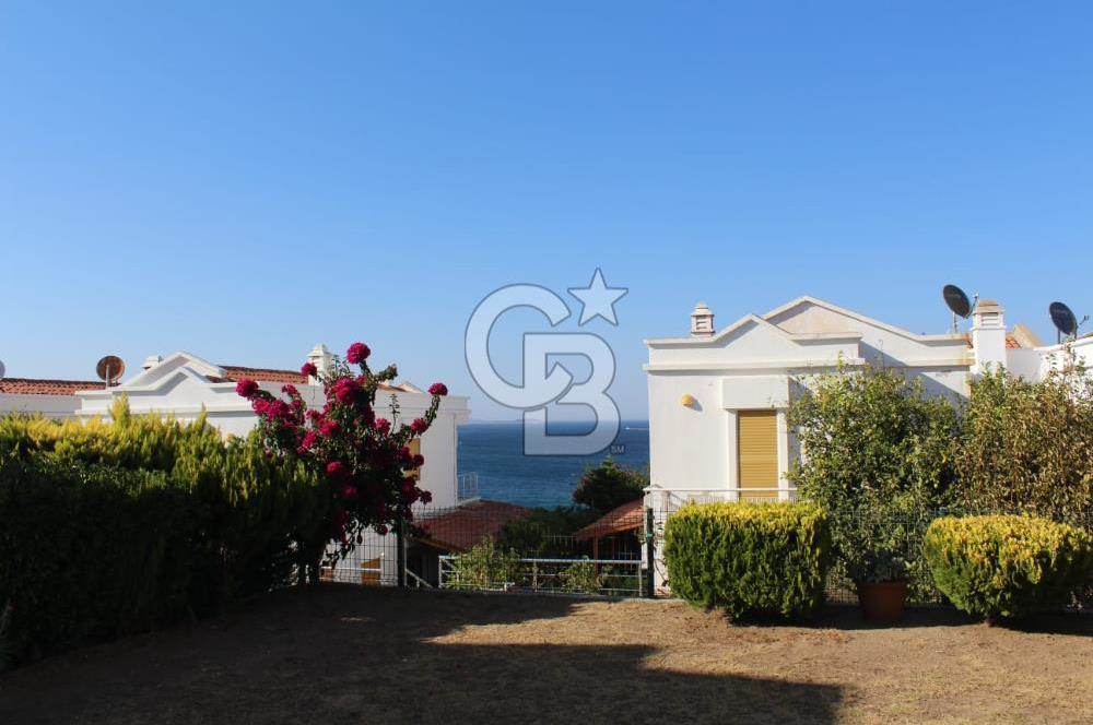 ÇEŞME DALYANKÖY MEVKİNDE DENİZ MANZARALI SİTE İÇERİSİNDE VİLLA