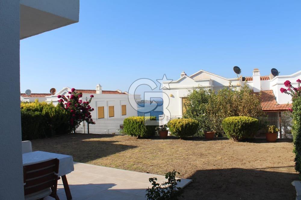ÇEŞME DALYANKÖY MEVKİNDE DENİZ MANZARALI SİTE İÇERİSİNDE VİLLA