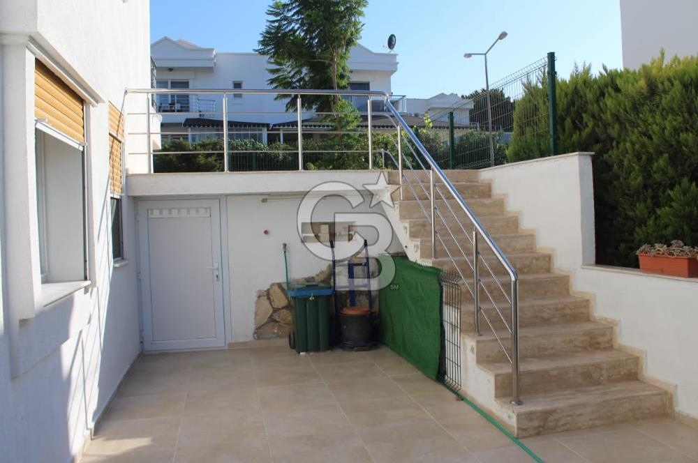 ÇEŞME DALYANKÖY MEVKİNDE DENİZ MANZARALI SİTE İÇERİSİNDE VİLLA