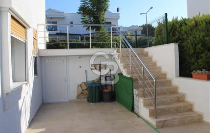ÇEŞME DALYANKÖY MEVKİNDE DENİZ MANZARALI SİTE İÇERİSİNDE VİLLA