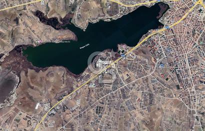 Bahçelievlerde Göl Manzaralı Tek Tapu Villa İmarlı Arsa Fırsatları!