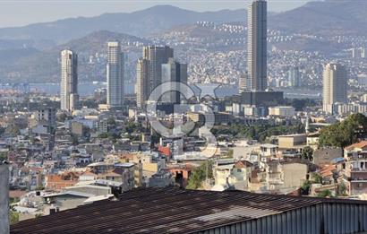 İzmir Gürçeşme Ferahlı Mah. Satılık 4 Katlı Bina – Her Kat Ayrı Daire