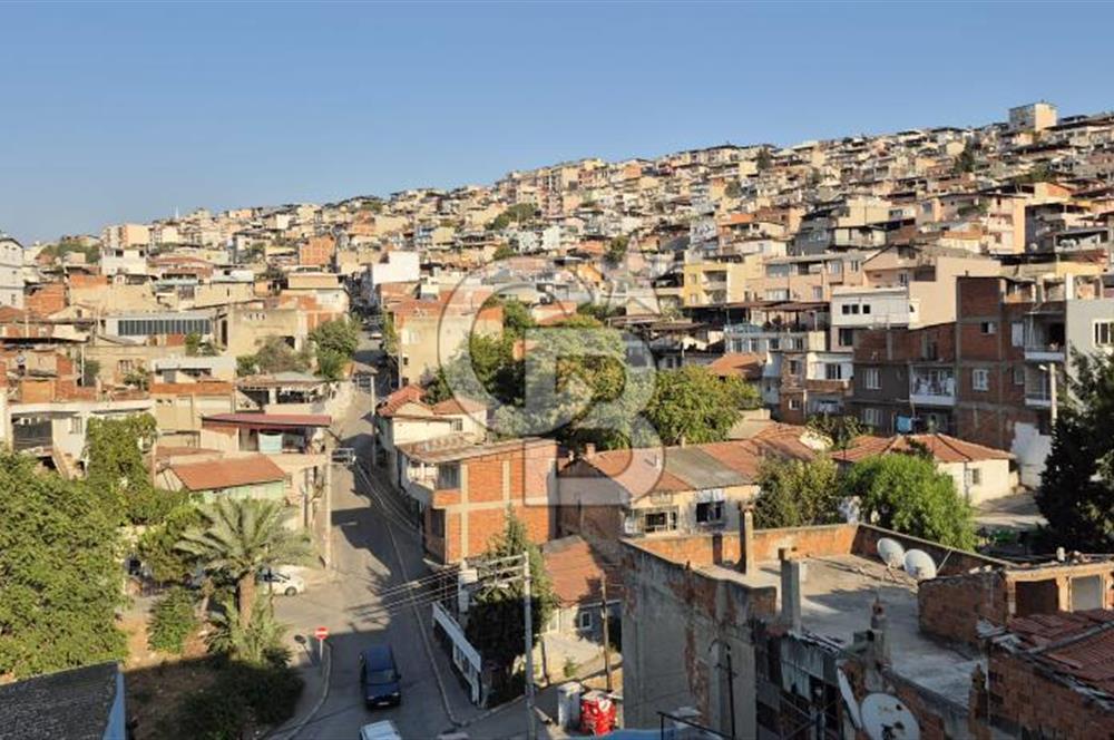 İzmir Gürçeşme Ferahlı Mah. Satılık 4 Katlı Bina – Her Kat Ayrı Daire