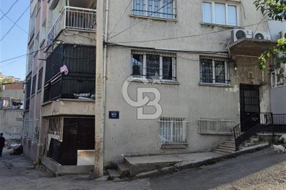 İzmir Gürçeşme Ferahlı Mah. Satılık 4 Katlı Bina – Her Kat Ayrı Daire