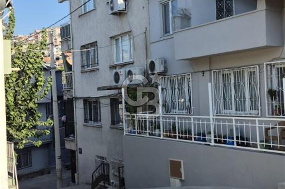 İzmir Gürçeşme Ferahlı Mah. Satılık 4 Katlı Bina – Her Kat Ayrı Daire