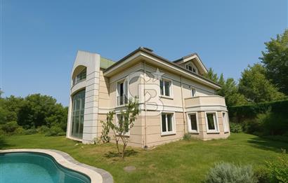 BAHÇEŞEHİR UPHİLL'DE 1100 M2 HAVUZLU ÖZEL BAHÇELİ MALİKANE