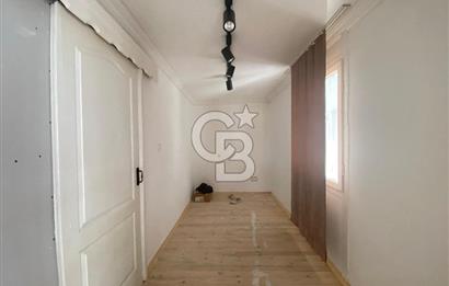 Ayvalık ta doğayla baş başa 4643 m² zeytinlik ve yapı kayıtlı ev