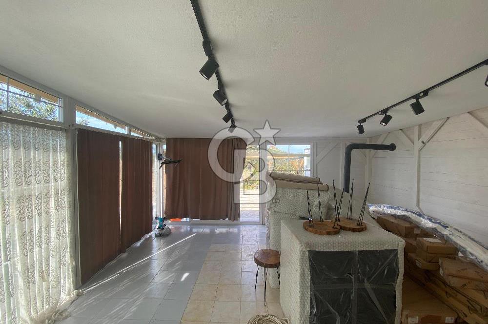 Ayvalık ta doğayla baş başa 4643 m² zeytinlik ve yapı kayıtlı ev