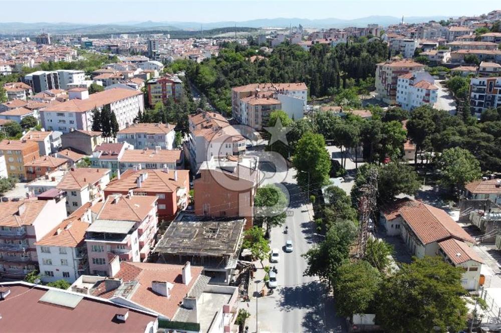 CB KiNG'DEN NEF'E YAKIN CADDE ÜZERİNDE EŞYALI 1+1 SATILIK DAİRE
