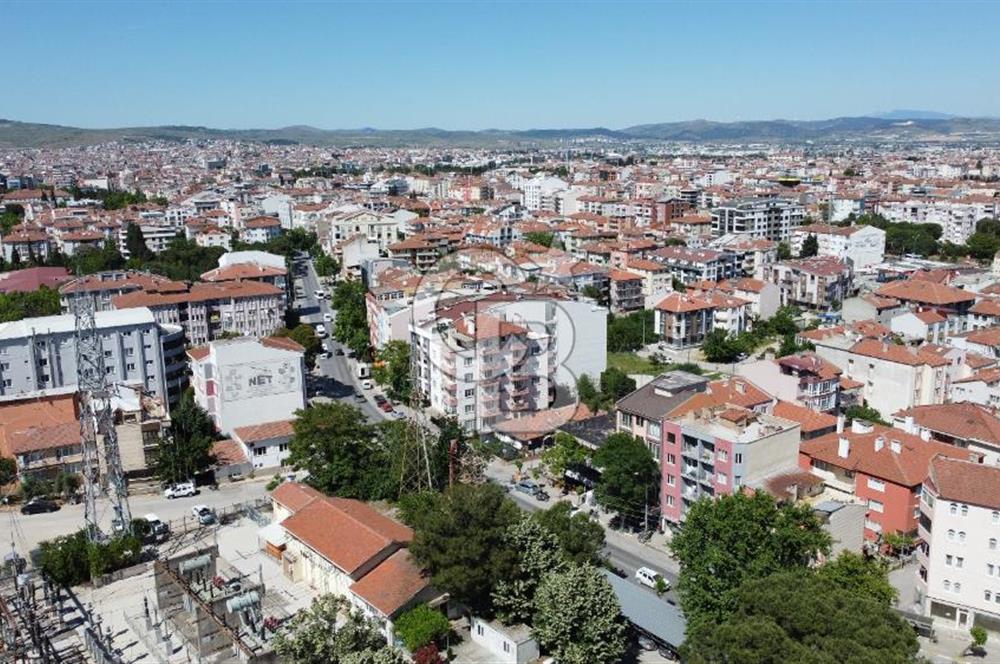 CB KiNG'DEN NEF'E YAKIN CADDE ÜZERİNDE EŞYALI 1+1 SATILIK DAİRE