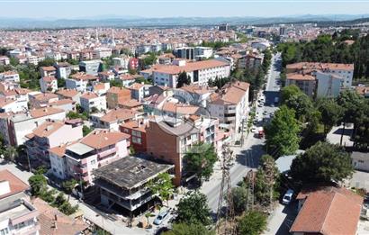 CB KiNG'DEN NEF'E YAKIN CADDE ÜZERİNDE EŞYALI 1+1 SATILIK DAİRE
