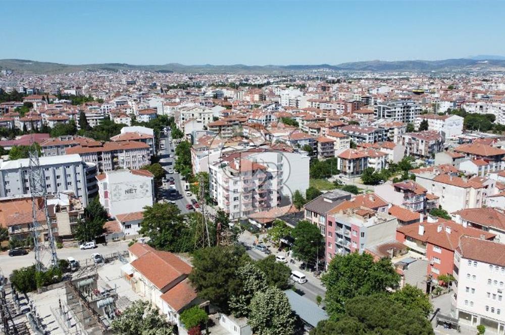CB KiNG'DEN NEF'E YAKIN CADDE ÜZERİNDE EŞYALI 1+1 SATILIK DAİRE
