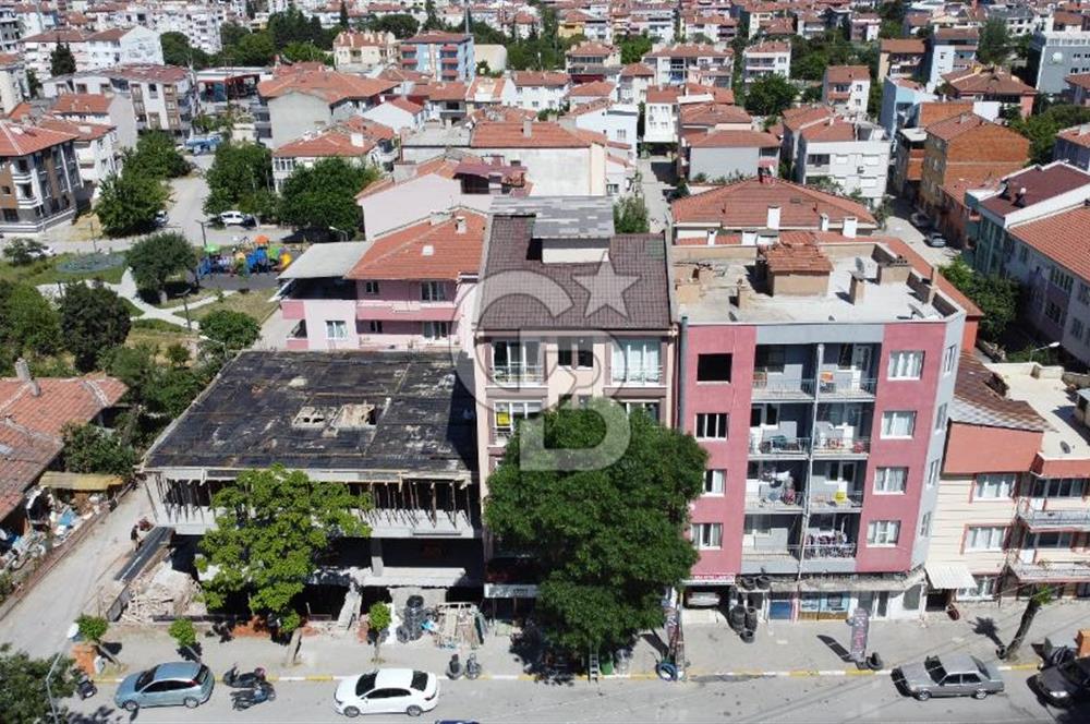 CB KiNG'DEN NEF'E YAKIN CADDE ÜZERİNDE EŞYALI 1+1 SATILIK DAİRE