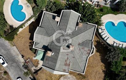 BAHÇEŞEHİR UPHİLL'DE 1100 M2 HAVUZLU, ÖZEL BAHÇELİ MALİKANE
