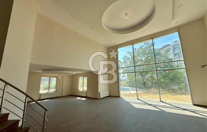 BAHÇEŞEHİR UPHİLL'DE 1100 M2 HAVUZLU, ÖZEL BAHÇELİ MALİKANE