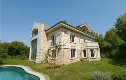 BAHÇEŞEHİR UPHİLL'DE 1100 M2 HAVUZLU, ÖZEL BAHÇELİ MALİKANE