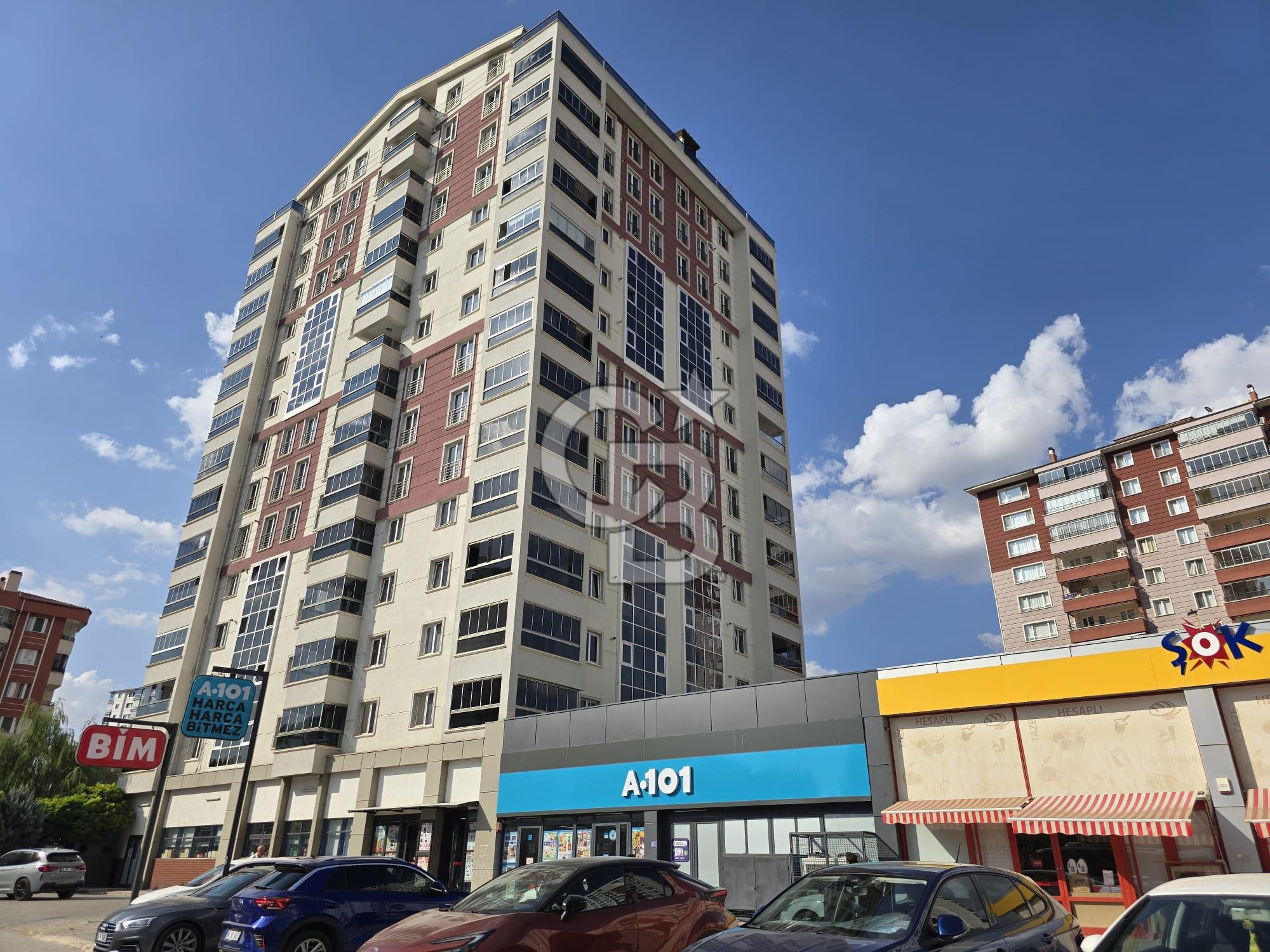 ÇAKIRLAR GÖBEK'TE EBEVEYN BANYOLU, KİLERLİ KİRALIK 4+1 DAİRE