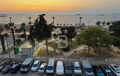 İzmir Karataşta 1.Sınıf Tadilatlı Deniz Manzaralı ve Otoparklı