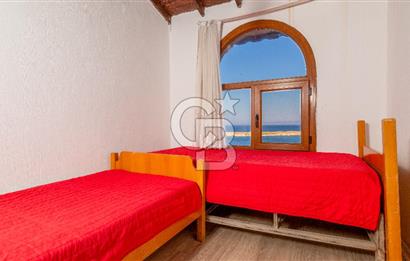 KARABURUN İSKELEDE SATILIK VİLLA