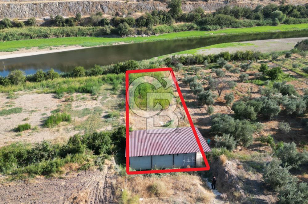 MENEMEN SÜLEYMANLIDA GEDİZ NEHRİ KENARINDA 571M2 HOBİ BAHÇELİ EV