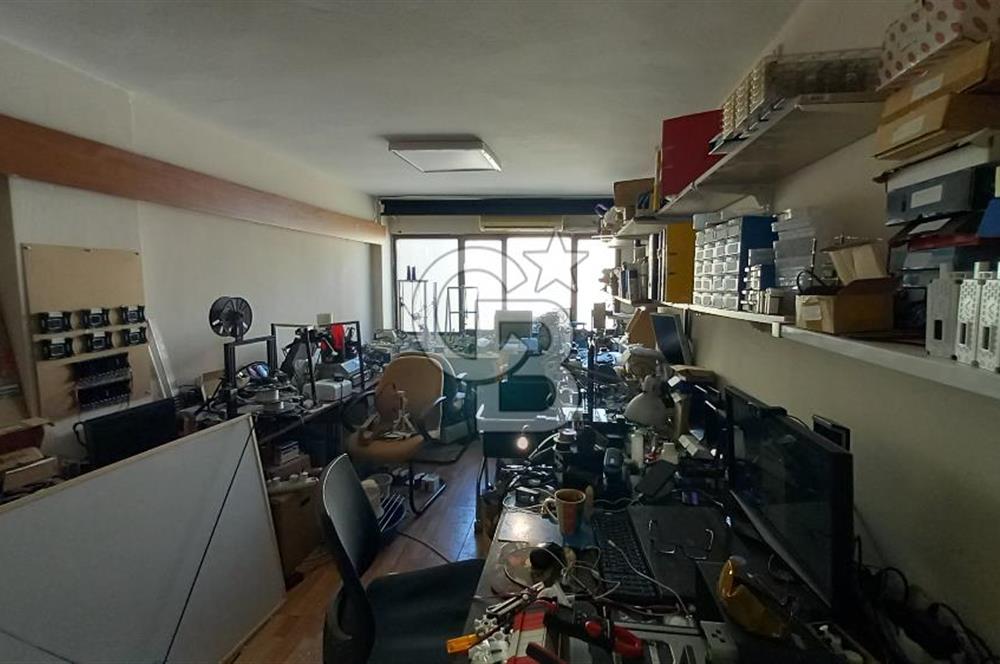 KARŞIYAKA ÇARŞI'NIN KALBİNDE SATILIK OFİS