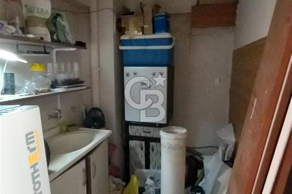 KARŞIYAKA ÇARŞI'NIN KALBİNDE SATILIK OFİS