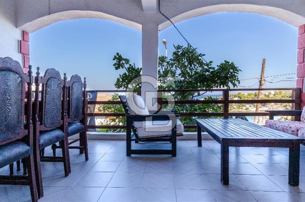 KARABURUN İSKELEDE SATILIK VİLLA