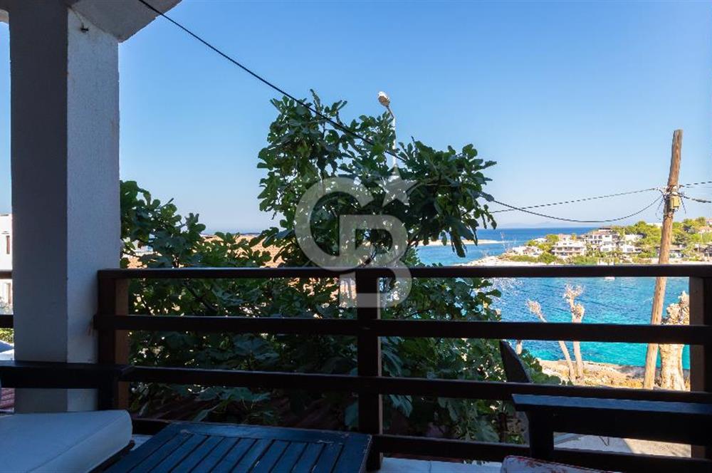 KARABURUN İSKELEDE SATILIK VİLLA
