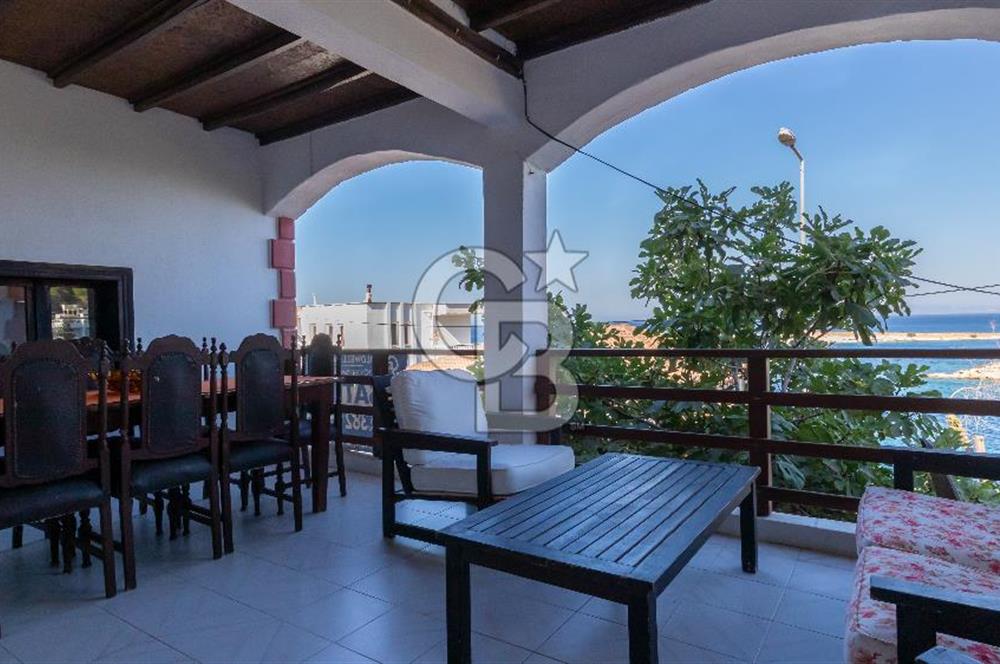 KARABURUN İSKELEDE SATILIK VİLLA