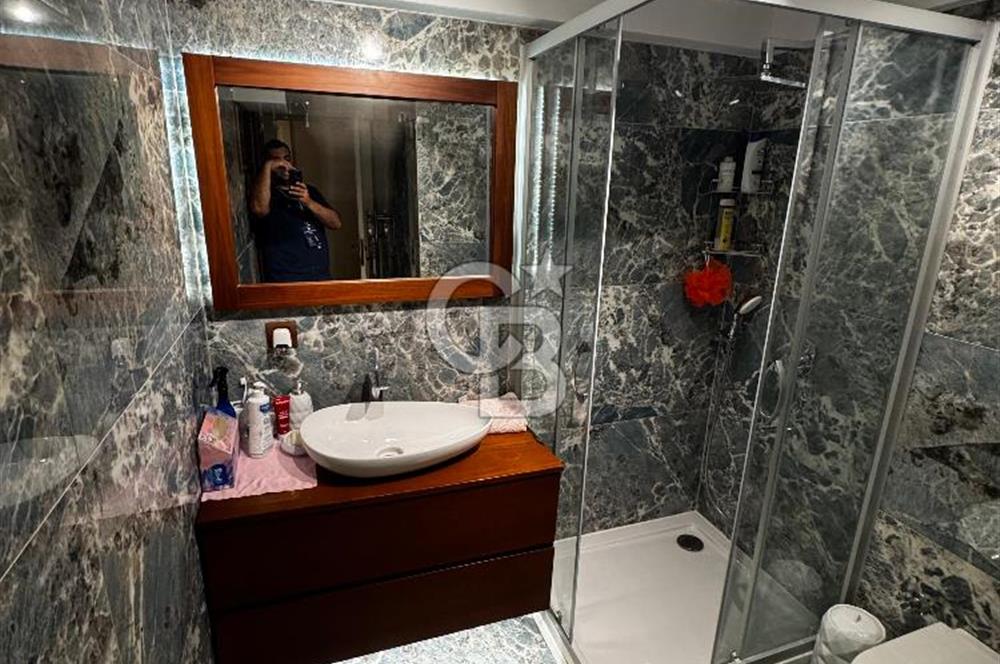 İzmir Karataşta 1.Sınıf Tadilatlı Deniz Manzaralı ve Otoparklı
