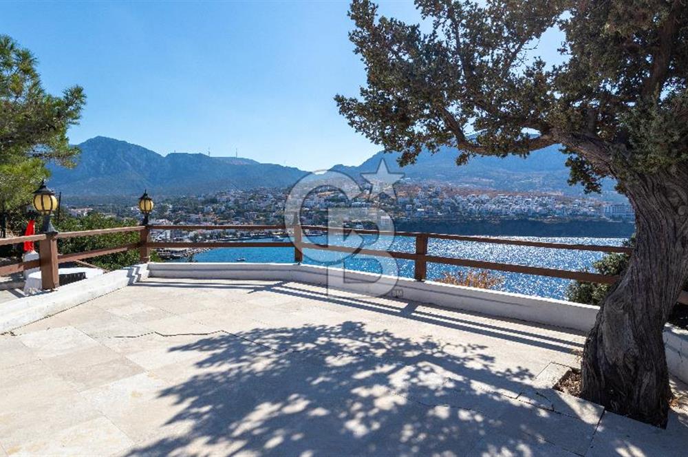 KARABURUN İSKELEDE SATILIK VİLLA