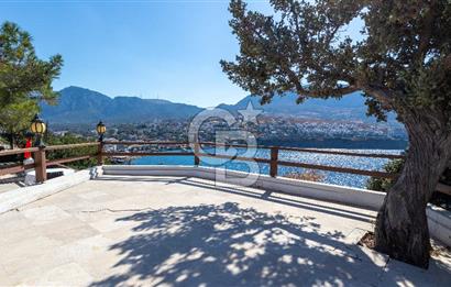 KARABURUN İSKELEDE SATILIK VİLLA