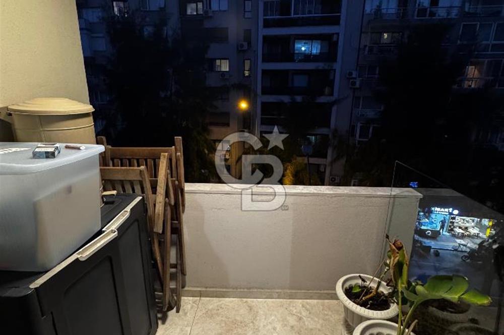 İzmir Karataşta 1.Sınıf Tadilatlı Deniz Manzaralı ve Otoparklı