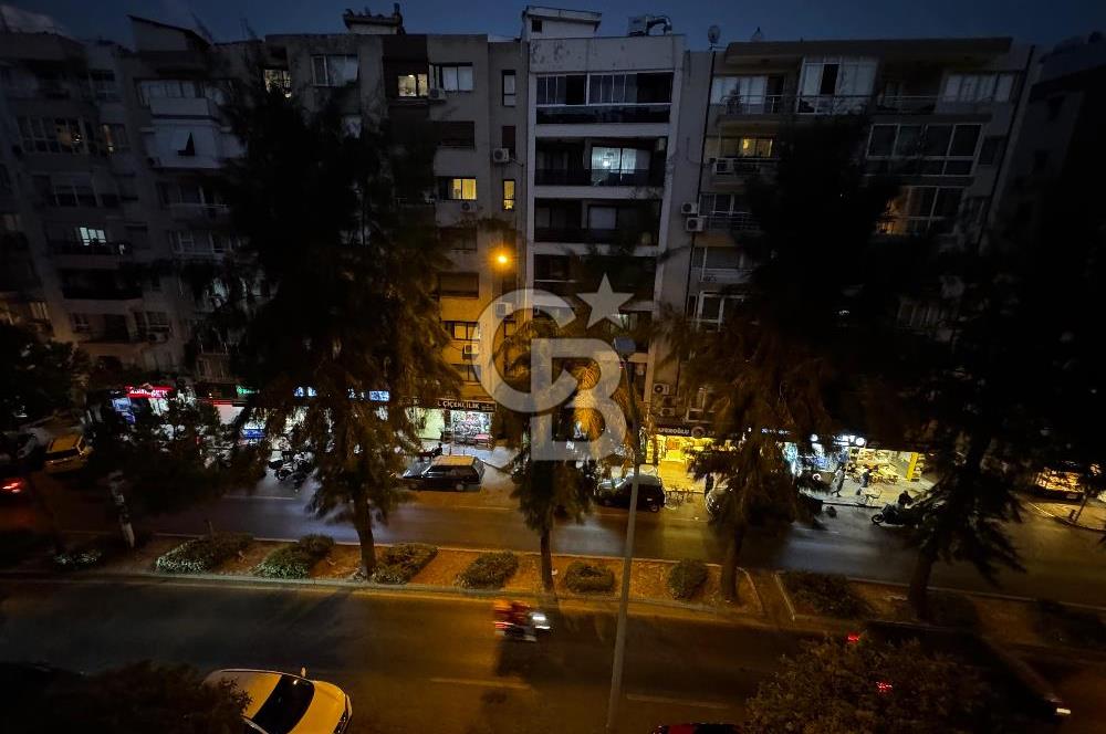 İzmir Karataşta 1.Sınıf Tadilatlı Deniz Manzaralı ve Otoparklı