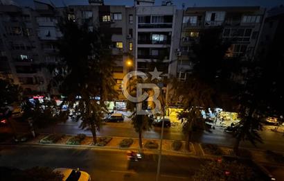 İzmir Karataşta 1.Sınıf Tadilatlı Deniz Manzaralı ve Otoparklı