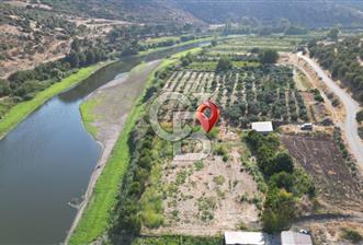 MENEMEN SÜLEYMANLIDA GEDİZ NEHRİ KENARINDA 571M2 HOBİ BAHÇELİ EV