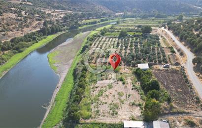 MENEMEN SÜLEYMANLIDA GEDİZ NEHRİ KENARINDA 571M2 HOBİ BAHÇELİ EV