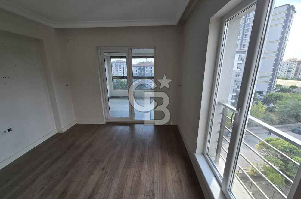 ÇAKIRLAR GÖBEK'TE EBEVEYN BANYOLU, KİLERLİ KİRALIK 4+1 DAİRE