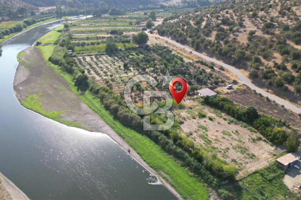 MENEMEN SÜLEYMANLIDA GEDİZ NEHRİ KENARINDA 571M2 HOBİ BAHÇELİ EV