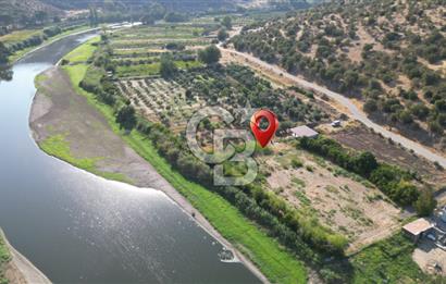 MENEMEN SÜLEYMANLIDA GEDİZ NEHRİ KENARINDA 571M2 HOBİ BAHÇELİ EV