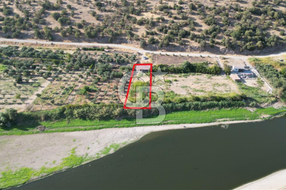 MENEMEN SÜLEYMANLIDA GEDİZ NEHRİ KENARINDA 571M2 HOBİ BAHÇELİ EV