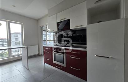 ÇAKIRLAR GÖBEK'TE EBEVEYN BANYOLU, KİLERLİ KİRALIK 4+1 DAİRE